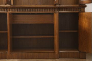中古　DREXEL HERITAGE(ドレクセルヘリテイジ)　Cameo Classics(キャメオクラシックス)　高級感溢れる佇まいが魅力のチャイナキャビネット(飾り棚、キュリオケース、収納棚、戸棚)(定価約228万円)(R-066362)