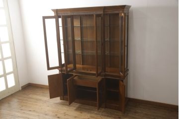 中古　DREXEL HERITAGE(ドレクセルヘリテイジ)　Cameo Classics(キャメオクラシックス)　高級感溢れる佇まいが魅力のチャイナキャビネット(飾り棚、キュリオケース、収納棚、戸棚)(定価約228万円)(R-066362)