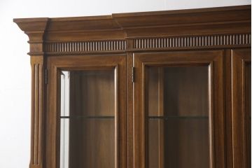 中古　DREXEL HERITAGE(ドレクセルヘリテイジ)　Cameo Classics(キャメオクラシックス)　高級感溢れる佇まいが魅力のチャイナキャビネット(飾り棚、キュリオケース、収納棚、戸棚)(定価約228万円)(R-066362)