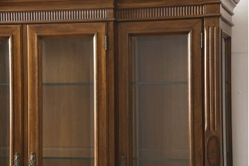 中古　DREXEL HERITAGE(ドレクセルヘリテイジ)　Cameo Classics(キャメオクラシックス)　高級感溢れる佇まいが魅力のチャイナキャビネット(飾り棚、キュリオケース、収納棚、戸棚)(定価約228万円)(R-066362)