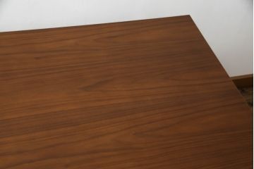 中古　美品　Cassinaixc.(カッシーナイクスシー)　IXC. R&D(イクスシー.R&D)　TRIX(トリックス)　ブラックウォールナット材　シンプルながら洗練されたデザインが魅力のダイニングテーブル(6人掛け、4人掛け、食卓)(定価約40万円)(R-066367)