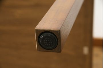 中古　美品　Cassinaixc.(カッシーナイクスシー)　IXC. R&D(イクスシー.R&D)　TRIX(トリックス)　ブラックウォールナット材　シンプルながら洗練されたデザインが魅力のダイニングテーブル(6人掛け、4人掛け、食卓)(定価約40万円)(R-066367)