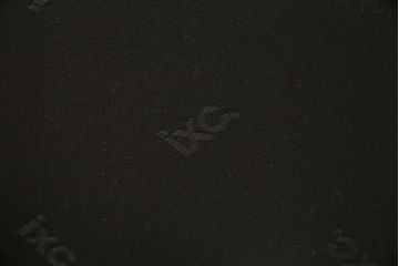 中古　美品　Cassinaixc.(カッシーナイクスシー)　IXC. R&D(イクスシー.R&D)　LINE(ライン)　FX革　スタイリッシュな佇まいが格好良いアームチェアとスツールのセット(ダイニングチェア、椅子、イス、本革、レザー、オットマン、フットスツール)(チェアの定価約12万8千円/スツールの定価約8万円)(R-066369)