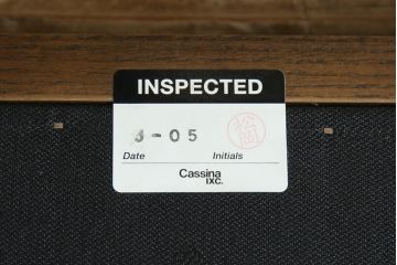 中古　美品　Cassinaixc.(カッシーナイクスシー)　IXC. R&D(イクスシー.R&D)　LINE(ライン)　FX革　スタイリッシュな佇まいが格好良いアームチェアとスツールのセット(ダイニングチェア、椅子、イス、本革、レザー、オットマン、フットスツール)(チェアの定価約12万8千円/スツールの定価約8万円)(R-066369)