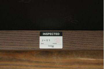 中古　美品　Cassinaixc.(カッシーナイクスシー)　IXC. R&D(イクスシー.R&D)　LINE(ライン)　FX革　スタイリッシュな佇まいが格好良いアームチェアとスツールのセット(ダイニングチェア、椅子、イス、本革、レザー、オットマン、フットスツール)(チェアの定価約12万8千円/スツールの定価約8万円)(R-066370)