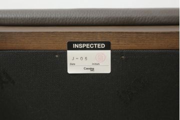 中古　美品　Cassinaixc.(カッシーナイクスシー)　IXC. R&D(イクスシー.R&D)　LINE(ライン)　FX革　スタイリッシュな佇まいが格好良いアームチェアとスツールのセット(ダイニングチェア、椅子、イス、本革、レザー、オットマン、フットスツール)(チェアの定価約12万8千円/スツールの定価約8万円)(R-066370)