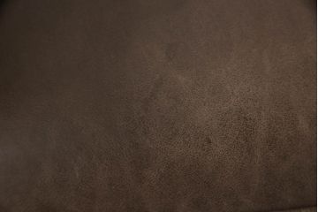 中古　イギリスハンドメイド家具　DISTINCTIVE CHESTERFIELDS(ディスティンクティブ・チェスターフィールド)　本革(レザー)　上質な空間づくりに取り入れたいチェスターフィールドソファ(3人掛け、三人掛け、英国)(R-066371)