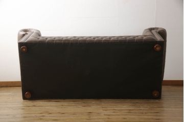 中古　イギリスハンドメイド家具　DISTINCTIVE CHESTERFIELDS(ディスティンクティブ・チェスターフィールド)　本革(レザー)　上質な空間づくりに取り入れたいチェスターフィールドソファ(3人掛け、三人掛け、英国)(R-066371)