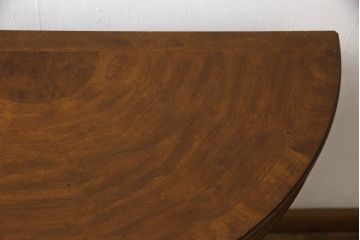 中古　DREXEL HERITAGE(ドレクセルヘリテイジ)　Cameo Classics(キャメオクラシックス)　ハーフムーン(半月型)　照明付き!!美しい曲線デザインに目を奪われるキャビネット(ホールチェスト、サイドボード、サイドキャビネット、飾り棚、ショーケース、収納棚、戸棚、半円型)(R-066373)