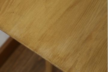 和製アンティーク　昭和レトロ　ナラ材　シンプルなモダンデザインとレトロな風合いが魅力のサイドテーブル(花台、飾り台)(R-066374)