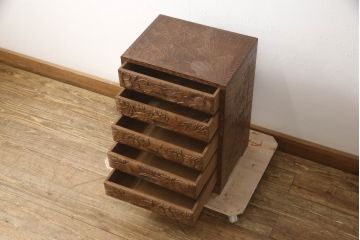 中古　美品!!　日光彫り　細部まで施された彫りが美しい小引き出し(卓上収納、小物収納)(R-066379)