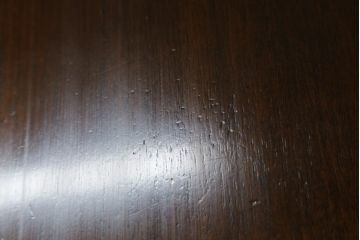 イギリスアンティーク　マホガニー材の美しい杢目が目を引く猫脚キャビネット(収納棚、戸棚、サイドボード、サイドキャビネット、飾り棚、英国)(R-066380)