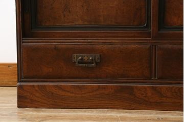 和製アンティーク　上手物!!　和洋折衷　大正ロマンデザイン　前面欅(ケヤキ)材　玉杢と黒柿材がアクセントの二段重ね茶箪笥(茶棚、食器棚、収納棚、戸棚、飾り棚、引き出し、違い棚)(R-066383)