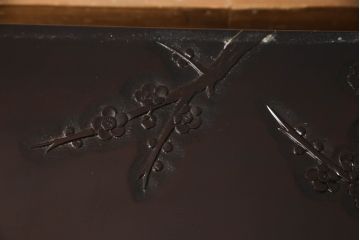 和製ビンテージ　大胆かつ繊細な彫刻が美しい日光彫りのガラス天板付き座卓(ローテーブル、リビングテーブル、センターテーブル、ヴィンテージ)(R-066385)