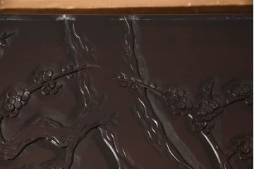和製ビンテージ　大胆かつ繊細な彫刻が美しい日光彫りのガラス天板付き座卓(ローテーブル、リビングテーブル、センターテーブル、ヴィンテージ)(R-066385)