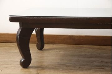 和製ビンテージ　大胆かつ繊細な彫刻が美しい日光彫りのガラス天板付き座卓(ローテーブル、リビングテーブル、センターテーブル、ヴィンテージ)(R-066385)
