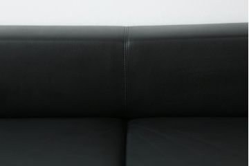 中古　オーストリア製　ヴィットマン(WITTMANN)　本革(レザー)　高級感漂う佇まいが魅力の3人掛けソファ(三人掛け、3P、トリプルソファ、アームソファ)(R-066387)
