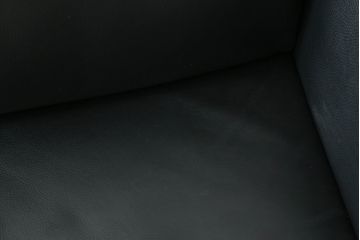 中古　オーストリア製　ヴィットマン(WITTMANN)　本革(レザー)　高級感漂う佇まいが魅力の3人掛けソファ(三人掛け、3P、トリプルソファ、アームソファ)(R-066387)