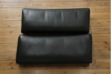 中古　オーストリア製　ヴィットマン(WITTMANN)　本革(レザー)　高級感漂う佇まいが魅力の3人掛けソファ(三人掛け、3P、トリプルソファ、アームソファ)(R-066387)