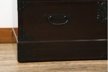 中古　渡辺家具店　漆塗り　木地呂塗り　上品な佇まいが美しい仙台箪笥(和タンス、衣装箪笥、収納たんす、引き出し)(R-066397)