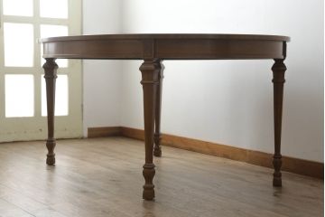 中古　DREXEL HERITAGE(ドレクセルヘリテイジ)　FRANCESCA(フランチェスカ)シリーズ　優美な佇まいのダイニングテーブル(エクステンションテーブル、食卓、4人掛け、6人掛け、8人掛け、オーバル型)(R-066399)