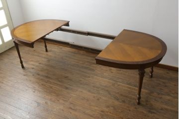 中古　DREXEL HERITAGE(ドレクセルヘリテイジ)　FRANCESCA(フランチェスカ)シリーズ　優美な佇まいのダイニングテーブル(エクステンションテーブル、食卓、4人掛け、6人掛け、8人掛け、オーバル型)(R-066399)