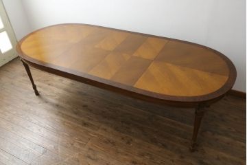 中古　DREXEL HERITAGE(ドレクセルヘリテイジ)　FRANCESCA(フランチェスカ)シリーズ　優美な佇まいのダイニングテーブル(エクステンションテーブル、食卓、4人掛け、6人掛け、8人掛け、オーバル型)(R-066399)