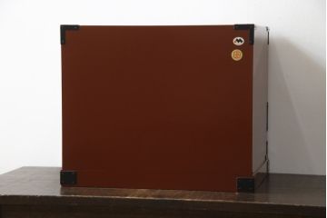 中古　欅産業　漆塗り　朱塗り　迫力のある手打ち金具が目を引く仙台民芸小箪笥(仙台箪笥、片開小箪笥、小引き出し、小物収納、卓上収納)(R-066402)