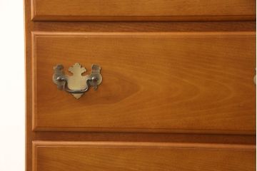 中古　美品!!　横浜クラシック家具　ダニエル(daniel)　アーリーアメリカン　カントリースタイルにおすすめなチェスト(小抽斗タンス、引き出し、洋服タンス、ハイチェスト)(定価約35万円)(R-066408)