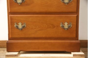 中古　美品!!　横浜クラシック家具　ダニエル(daniel)　アーリーアメリカン　カントリースタイルにおすすめなチェスト(小抽斗タンス、引き出し、洋服タンス、ハイチェスト)(定価約35万円)(R-066408)