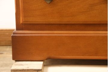 中古　美品!!　横浜クラシック家具　ダニエル(daniel)　アーリーアメリカン　カントリースタイルにおすすめなチェスト(小抽斗タンス、引き出し、洋服タンス、ハイチェスト)(定価約35万円)(R-066408)