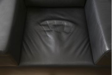 中古　オーストリア製　ヴィットマン(WITTMANN)　本革(レザー)　高級感漂う佇まいが魅力の1人掛けソファ(一人掛け、1P、アームソファ、ラウンジソファ)(R-066414)