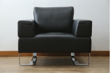 中古　オーストリア製　ヴィットマン(WITTMANN)　本革(レザー)　高級感漂う佇まいが魅力の1人掛けソファ(一人掛け、1P、アームソファ、ラウンジソファ)(R-066414)