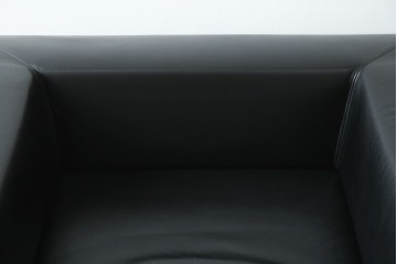 中古　オーストリア製　ヴィットマン(WITTMANN)　本革(レザー)　高級感漂う佇まいが魅力の1人掛けソファ(一人掛け、1P、アームソファ、ラウンジソファ)(R-066414)