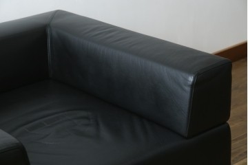 中古　オーストリア製　ヴィットマン(WITTMANN)　本革(レザー)　高級感漂う佇まいが魅力の1人掛けソファ(一人掛け、1P、アームソファ、ラウンジソファ)(R-066414)