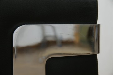 中古　オーストリア製　ヴィットマン(WITTMANN)　本革(レザー)　高級感漂う佇まいが魅力の1人掛けソファ(一人掛け、1P、アームソファ、ラウンジソファ)(R-066414)