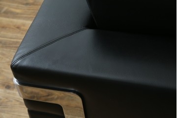 中古　オーストリア製　ヴィットマン(WITTMANN)　本革(レザー)　高級感漂う佇まいが魅力の1人掛けソファ(一人掛け、1P、アームソファ、ラウンジソファ)(R-066414)