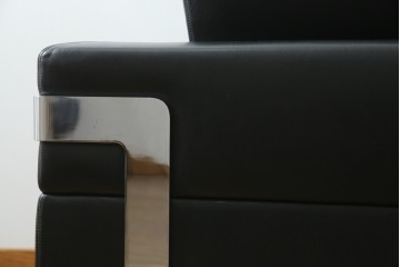 中古　オーストリア製　ヴィットマン(WITTMANN)　本革(レザー)　高級感漂う佇まいが魅力の1人掛けソファ(一人掛け、1P、アームソファ、ラウンジソファ)(R-066414)