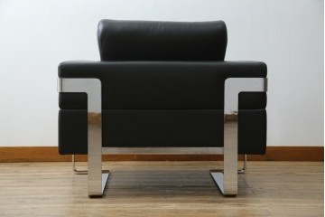 中古　オーストリア製　ヴィットマン(WITTMANN)　本革(レザー)　高級感漂う佇まいが魅力の1人掛けソファ(一人掛け、1P、アームソファ、ラウンジソファ)(R-066414)