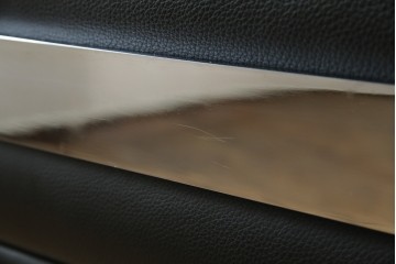 中古　オーストリア製　ヴィットマン(WITTMANN)　本革(レザー)　高級感漂う佇まいが魅力の1人掛けソファ(一人掛け、1P、アームソファ、ラウンジソファ)(R-066414)