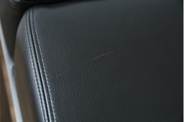 中古　オーストリア製　ヴィットマン(WITTMANN)　本革(レザー)　高級感漂う佇まいが魅力の1人掛けソファ(一人掛け、1P、アームソファ、ラウンジソファ)(R-066414)