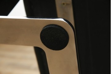 中古　オーストリア製　ヴィットマン(WITTMANN)　本革(レザー)　高級感漂う佇まいが魅力の1人掛けソファ(一人掛け、1P、アームソファ、ラウンジソファ)(R-066414)