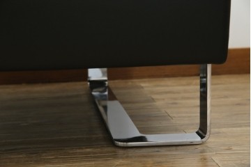 中古　オーストリア製　ヴィットマン(WITTMANN)　本革(レザー)　高級感漂う佇まいが魅力の1人掛けソファ(一人掛け、1P、アームソファ、ラウンジソファ)(R-066414)