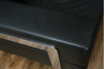 中古　オーストリア製　ヴィットマン(WITTMANN)　本革(レザー)　高級感漂う佇まいが魅力の1人掛けソファ(一人掛け、1P、アームソファ、ラウンジソファ)(R-066414)