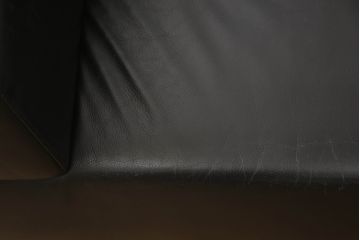 中古　オーストリア製　ヴィットマン(WITTMANN)　本革(レザー)　高級感漂う佇まいが魅力の1人掛けソファ(一人掛け、1P、アームソファ、ラウンジソファ)(R-066415)
