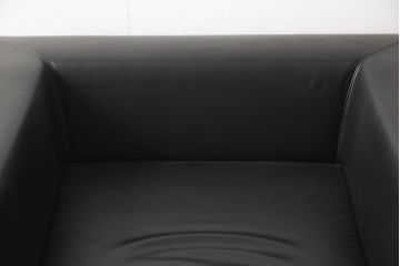 中古　オーストリア製　ヴィットマン(WITTMANN)　本革(レザー)　高級感漂う佇まいが魅力の1人掛けソファ(一人掛け、1P、アームソファ、ラウンジソファ)(R-066415)