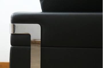 中古　オーストリア製　ヴィットマン(WITTMANN)　本革(レザー)　高級感漂う佇まいが魅力の1人掛けソファ(一人掛け、1P、アームソファ、ラウンジソファ)(R-066415)