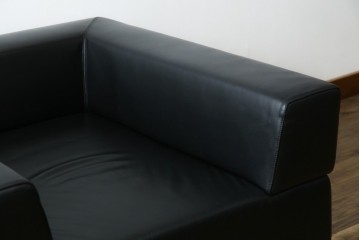 中古　オーストリア製　ヴィットマン(WITTMANN)　本革(レザー)　高級感漂う佇まいが魅力の1人掛けソファ(一人掛け、1P、アームソファ、ラウンジソファ)(R-066415)