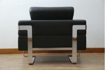 中古　オーストリア製　ヴィットマン(WITTMANN)　本革(レザー)　高級感漂う佇まいが魅力の1人掛けソファ(一人掛け、1P、アームソファ、ラウンジソファ)(R-066415)