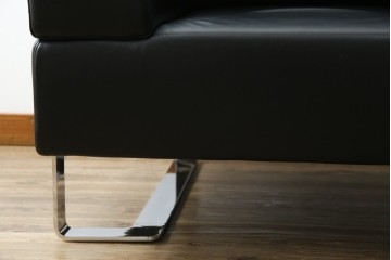 中古　オーストリア製　ヴィットマン(WITTMANN)　本革(レザー)　高級感漂う佇まいが魅力の1人掛けソファ(一人掛け、1P、アームソファ、ラウンジソファ)(R-066415)